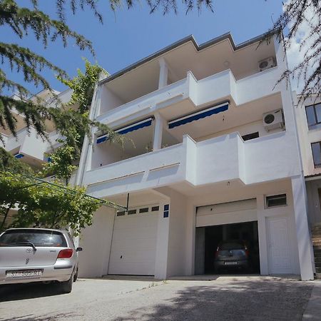 Apartments Dada Omiš Екстериор снимка