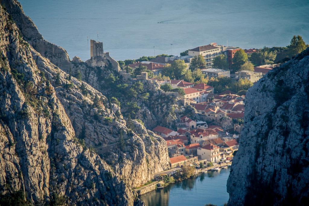 Apartments Dada Omiš Екстериор снимка