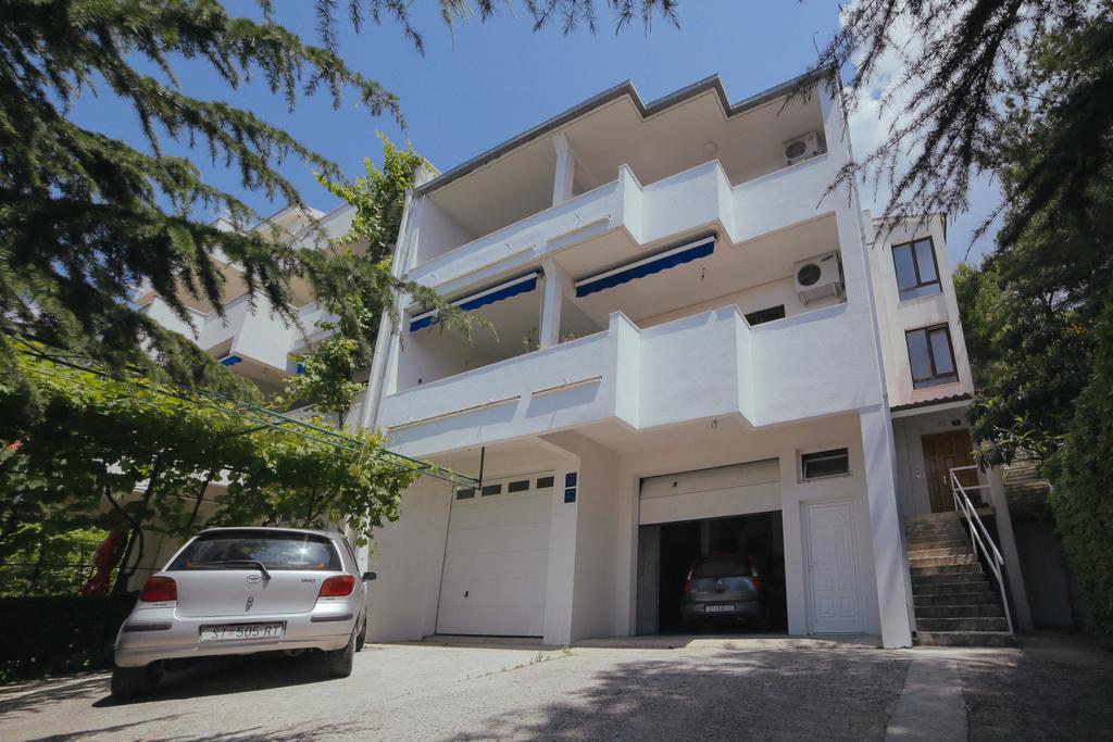 Apartments Dada Omiš Екстериор снимка