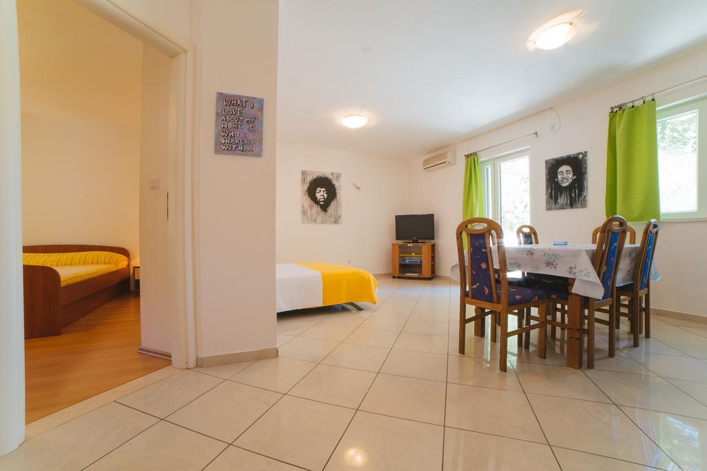 Apartments Dada Omiš Стая снимка