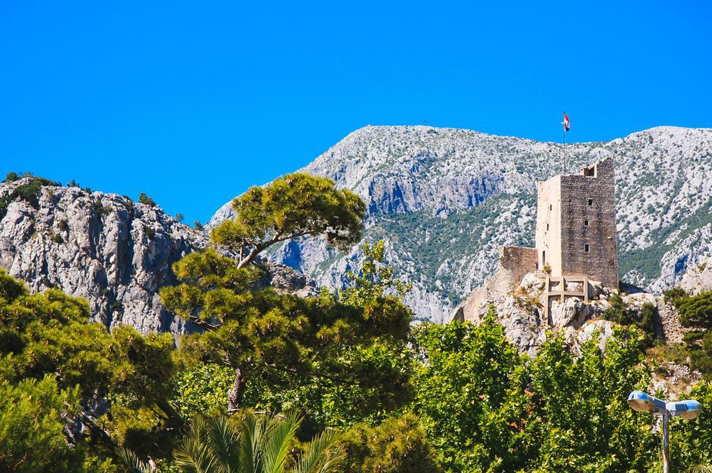 Apartments Dada Omiš Екстериор снимка