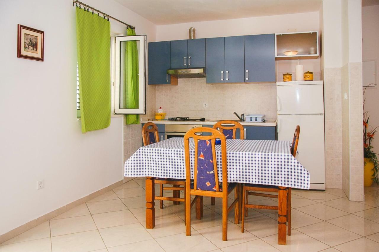 Apartments Dada Omiš Стая снимка